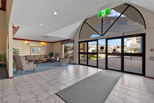 127-877 Klo Road, Kelowna, BC - Indoor Photo Showing Other Room