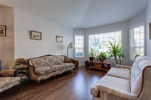 102-2250 Louie Drive, Westbank, BC - Indoor Photo Showing Living Room