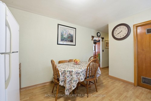 29 Leckie Avenue, Hamilton, ON - Indoor Photo Showing Dining Room