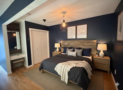 207-3155 Gordon Drive, Kelowna, BC - Indoor Photo Showing Bedroom