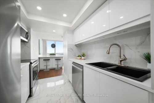903-5 Rowntree Road, Toronto, ON - Indoor Photo Showing Kitchen With Double Sink With Upgraded Kitchen