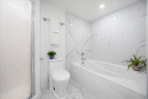 903-5 Rowntree Road, Toronto, ON - Indoor Photo Showing Bathroom
