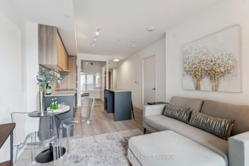 809-8 Tippett Road, Toronto, ON - Indoor Photo Showing Living Room