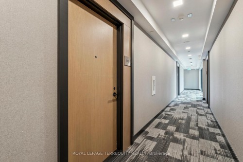 809-8 Tippett Road, Toronto, ON - Indoor Photo Showing Other Room