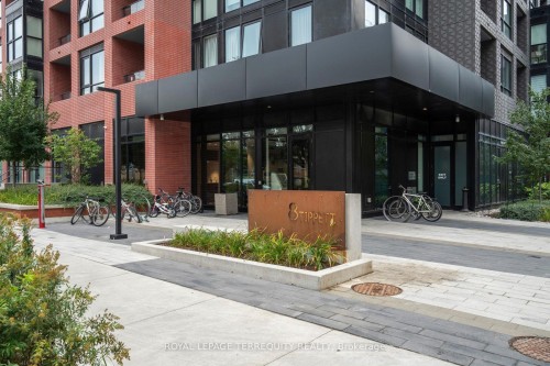 809-8 Tippett Road, Toronto, ON - Outdoor With Balcony