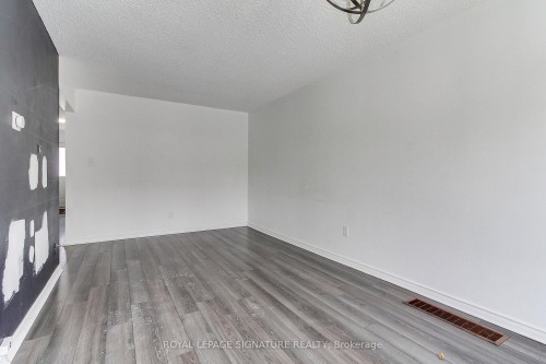 17-31 Parker Crescent, Ajax, ON - Indoor Photo Showing Other Room