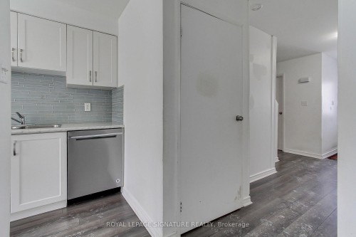 17-31 Parker Crescent, Ajax, ON - Indoor Photo Showing Kitchen