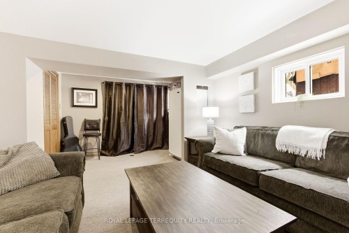 425 Lesabre Street, Oshawa, ON 