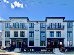 16-6 Bicknell Avenue  Toronto, ON M6M 0B4