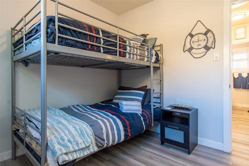 5192 Huston Road, Peachland, BC - Indoor Photo Showing Bedroom