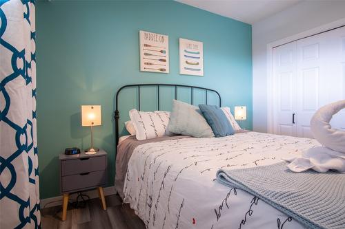 5192 Huston Road, Peachland, BC - Indoor Photo Showing Bedroom