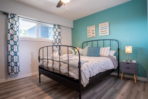 5192 Huston Road, Peachland, BC - Indoor Photo Showing Bedroom