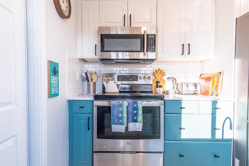 5192 Huston Road, Peachland, BC - Indoor Photo Showing Kitchen