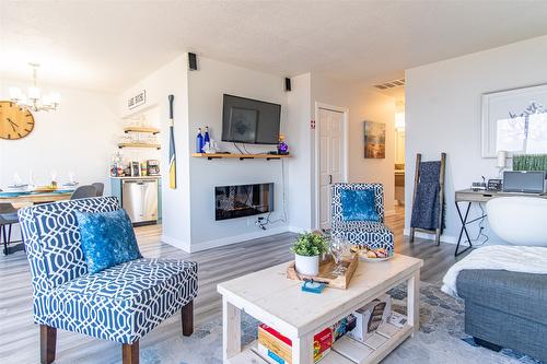 5192 Huston Road, Peachland, BC - Indoor Photo Showing Living Room With Fireplace