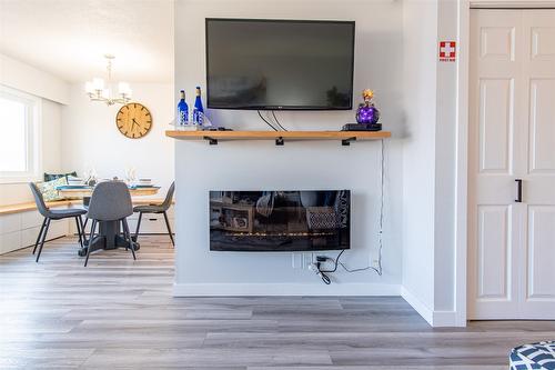 5192 Huston Road, Peachland, BC - Indoor