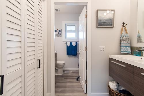 5192 Huston Road, Peachland, BC - Indoor Photo Showing Bathroom
