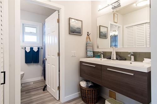 5192 Huston Road, Peachland, BC - Indoor Photo Showing Bathroom