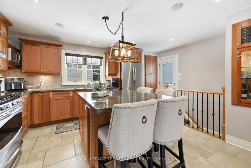 116 Centre Street N, Whitby, ON - Indoor