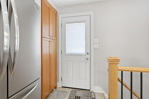 116 Centre Street N, Whitby, ON - Indoor Photo Showing Other Room