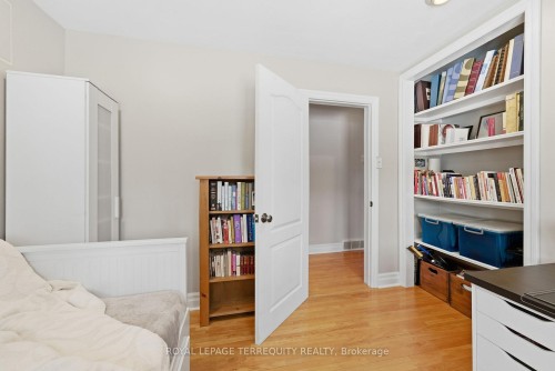 116 Centre Street N, Whitby, ON - Indoor Photo Showing Bedroom