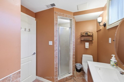 116 Centre Street N, Whitby, ON - Indoor