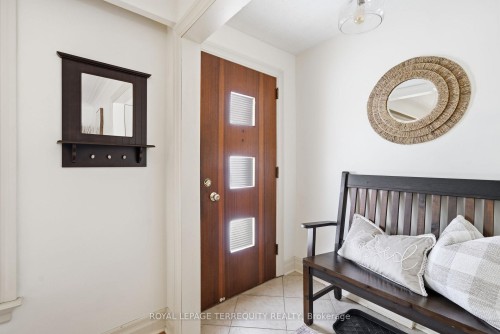 116 Centre Street N, Whitby, ON - Indoor Photo Showing Bedroom