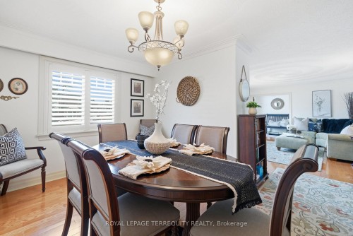 116 Centre Street N, Whitby, ON - Indoor Photo Showing Dining Room