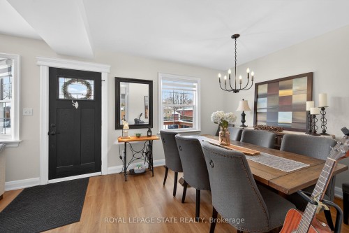 13 Cameron Avenue, Hamilton, ON - Indoor Photo Showing Dining Room
