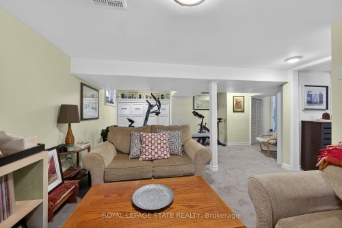 13 Cameron Avenue, Hamilton, ON - Indoor Photo Showing Living Room