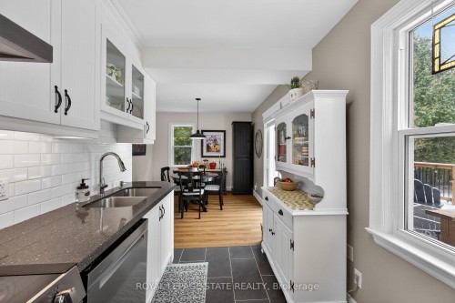 13 Cameron Avenue, Hamilton, ON - Indoor Photo Showing Kitchen With Double Sink With Upgraded Kitchen
