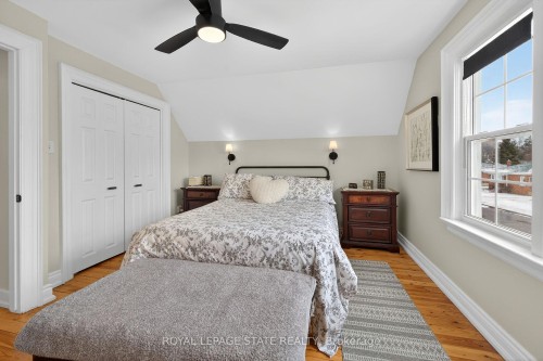 13 Cameron Avenue, Hamilton, ON - Indoor Photo Showing Bedroom