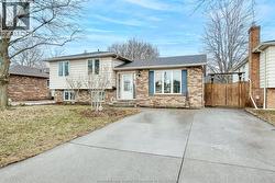 62 Virginia Ave.  Amherstburg, ON N9V 3M9