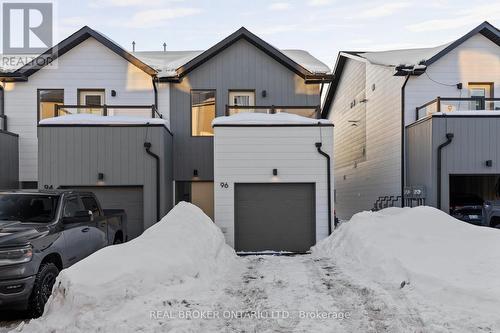 96 SUNSHINE LANE  Orillia, ON L3V 7L8