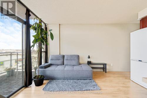 1002 - 2464 Weston Road, Toronto, ON 