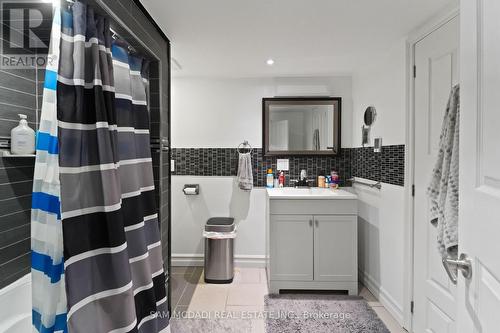 1140 Halliday Avenue, Mississauga, ON - Indoor Photo Showing Bathroom