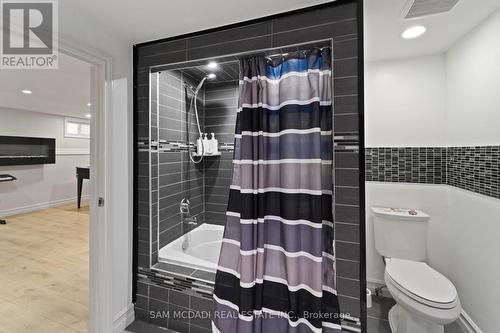 1140 Halliday Avenue, Mississauga, ON - Indoor Photo Showing Bathroom