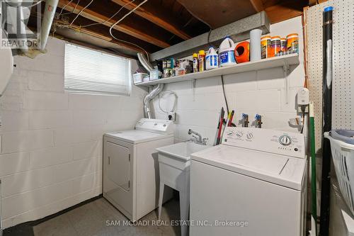 1140 Halliday Avenue, Mississauga, ON - Indoor Photo Showing Laundry Room