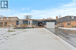 12 HAMPTON Court  Welland, ON L3C 5T2