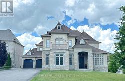 123 CARISBROOKE CIRCLE Aurora, ON L4G 0K4