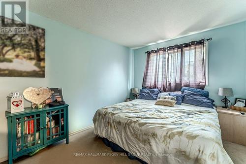 69 Fox Run, Barrie, ON - Indoor Photo Showing Bedroom