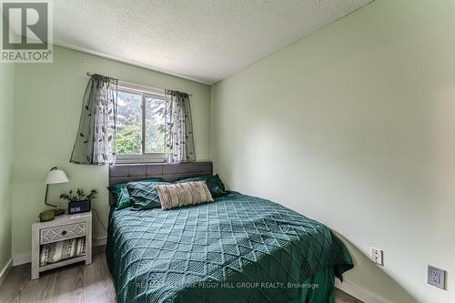 69 Fox Run, Barrie, ON - Indoor Photo Showing Bedroom