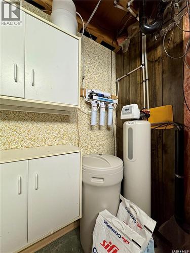 19 Hudson Bay, Esterhazy, SK - Indoor