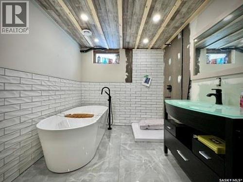 19 Hudson Bay, Esterhazy, SK - Indoor Photo Showing Bathroom