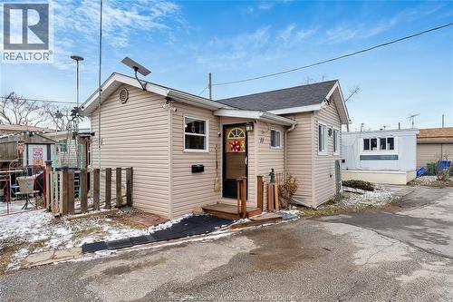 11 BONITA  Windsor, ON N8W 2B4