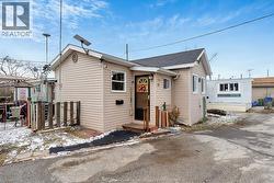 11 BONITA  Windsor, ON N8W 2B4