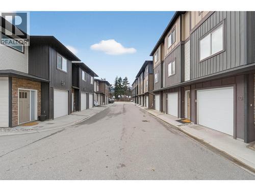 2081 11 Avenue Ne Unit# 9, Salmon Arm, BC - Outdoor With Exterior
