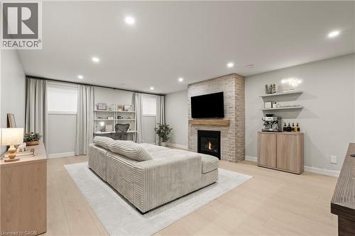 27 Maple Leaf Avenue S, Ridgeway, ON - Indoor With Fireplace