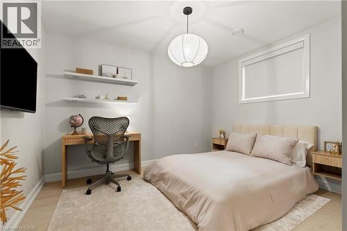 27 Maple Leaf Avenue S, Ridgeway, ON - Indoor Photo Showing Bedroom