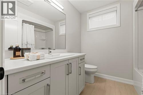 27 Maple Leaf Avenue S, Ridgeway, ON - Indoor Photo Showing Bathroom