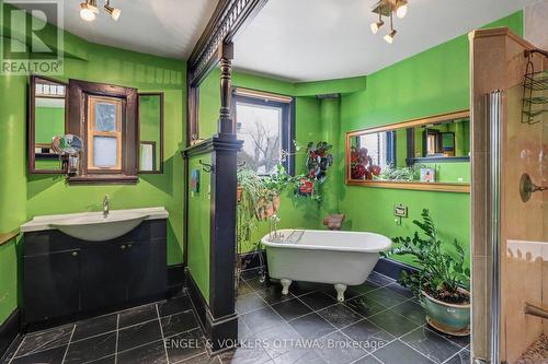 88 Pinhey Street, Ottawa, ON - Indoor Photo Showing Bathroom